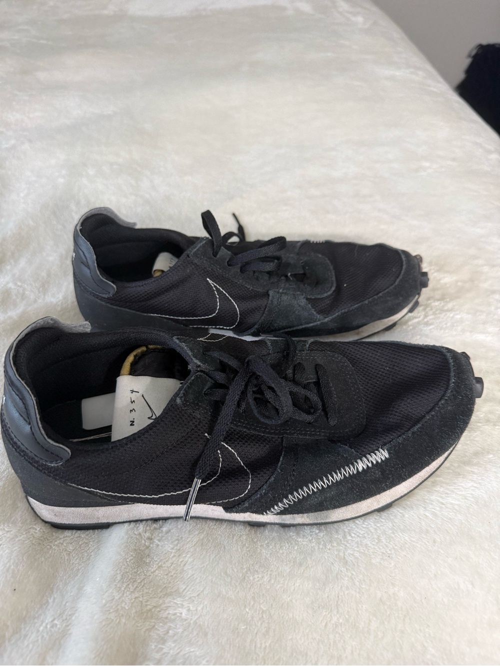 Nike Men’s Black and White Low-Top Sneakers